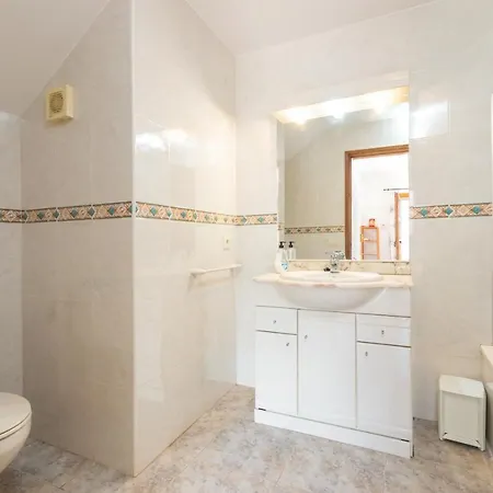 בית נופש Casa Romanya *