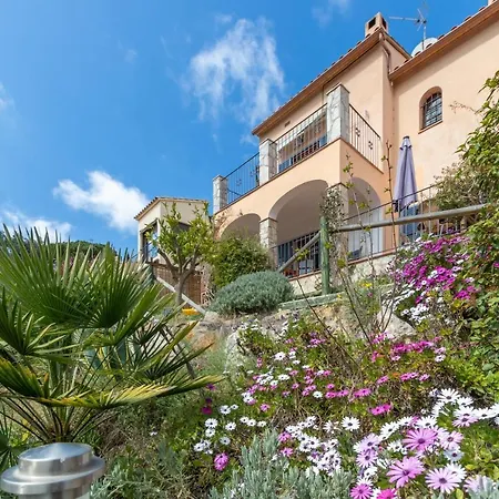 בית נופש Casa Romanya קלנג'ה
