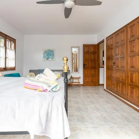 בית נופש Casa Romanya *